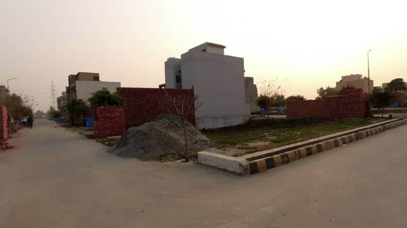 3 marla plot on prime location 3