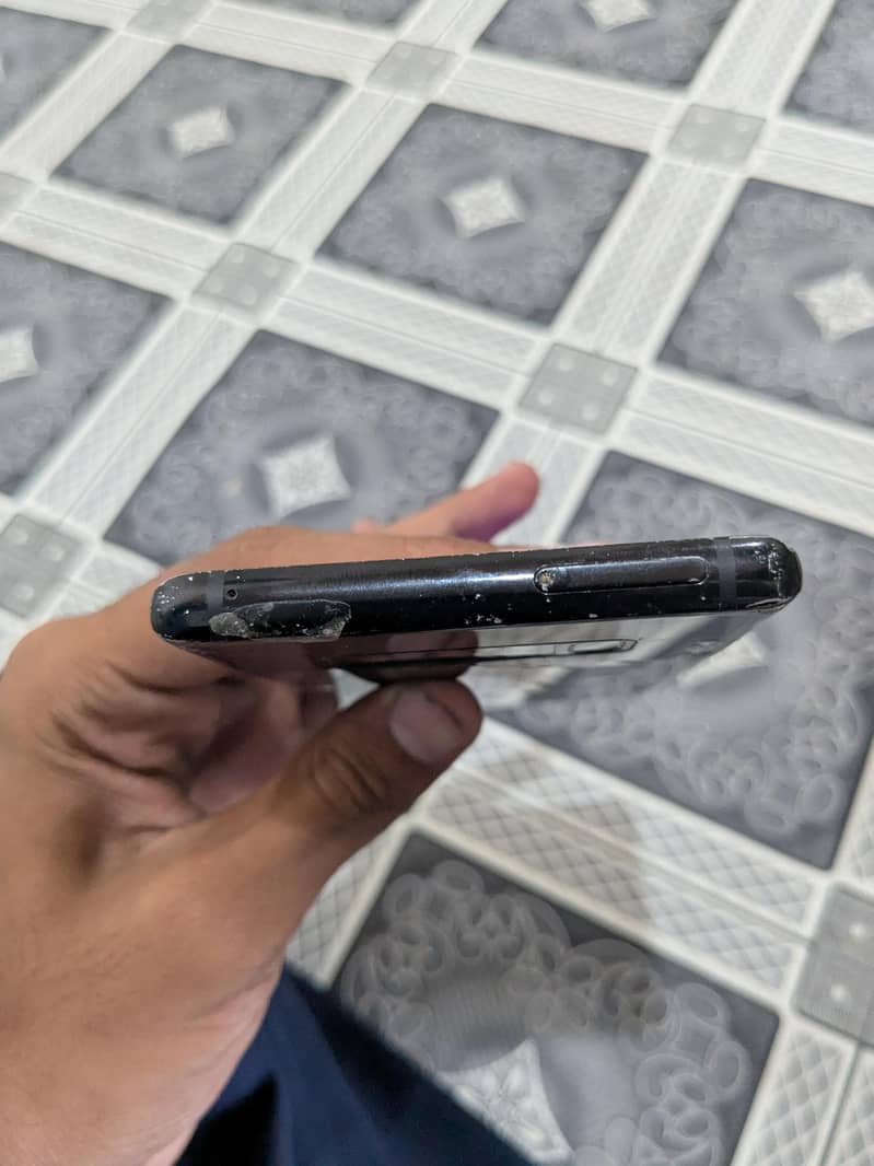 Samsung Mobile Note 8 4