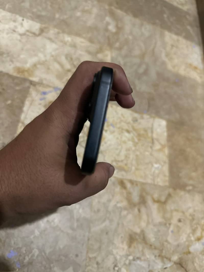 Apple iPhone 15 2