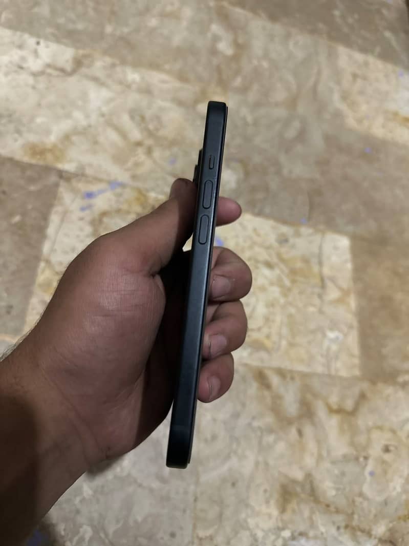 Apple iPhone 15 3