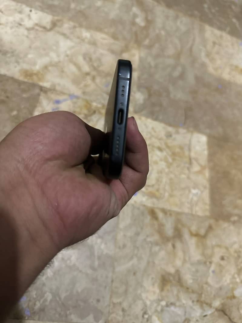 Apple iPhone 15 5