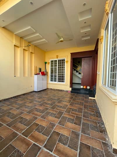 Double store house available for rent in diamond city phease 1