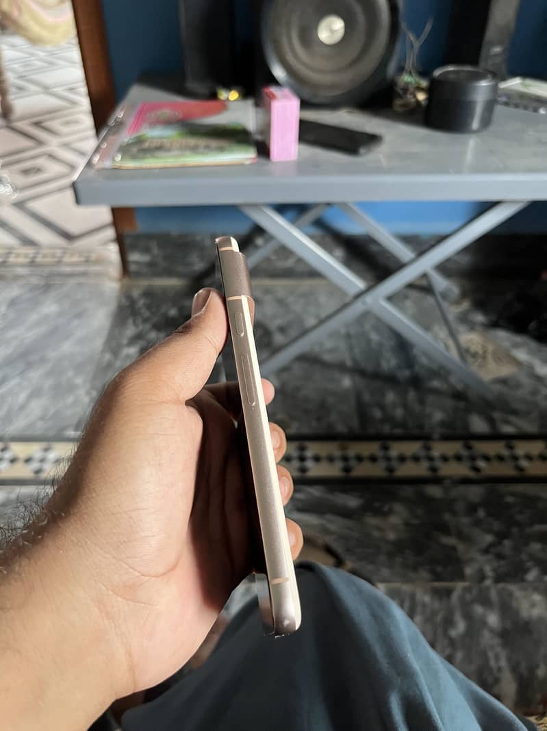 Google Pixel 8 3
