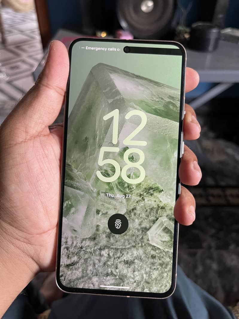 Google Pixel 8 4