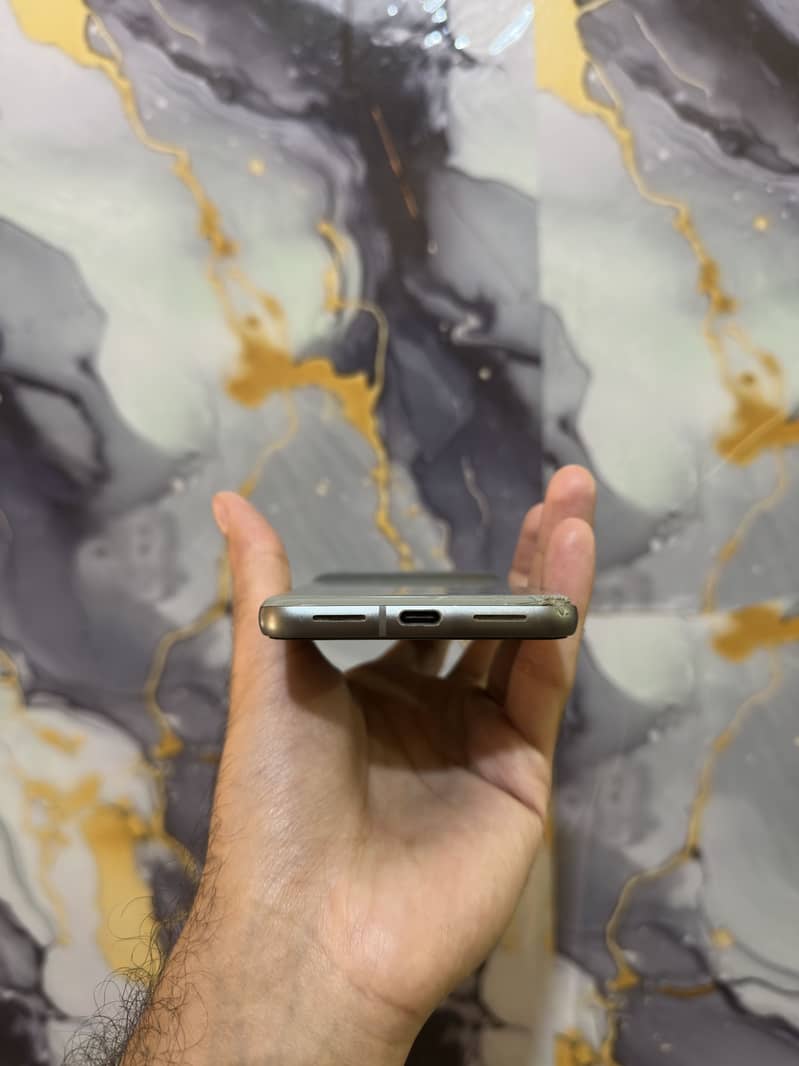 Google Pixel 8 5