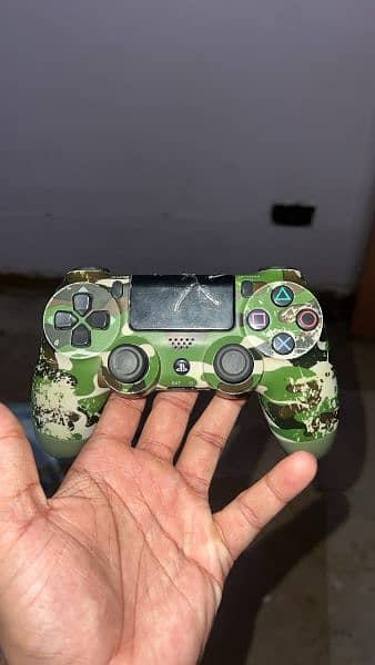 PS4 Controller (2) 3
