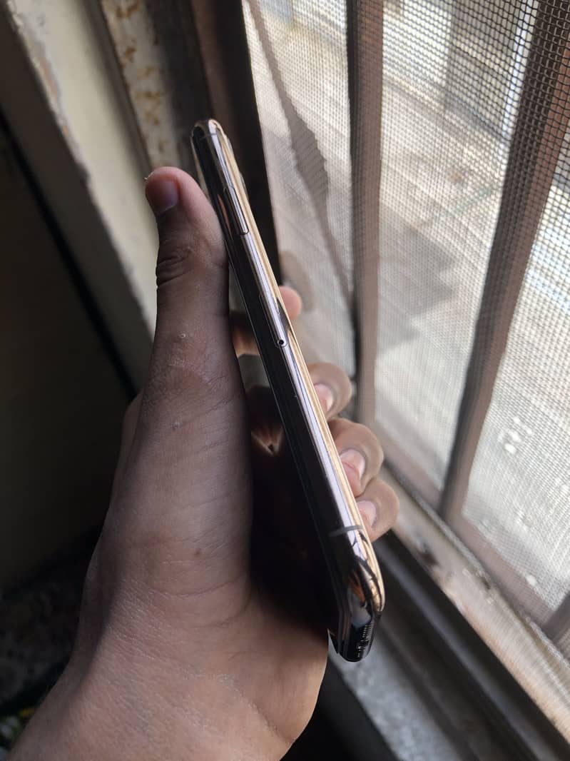iphone 11 pro 2