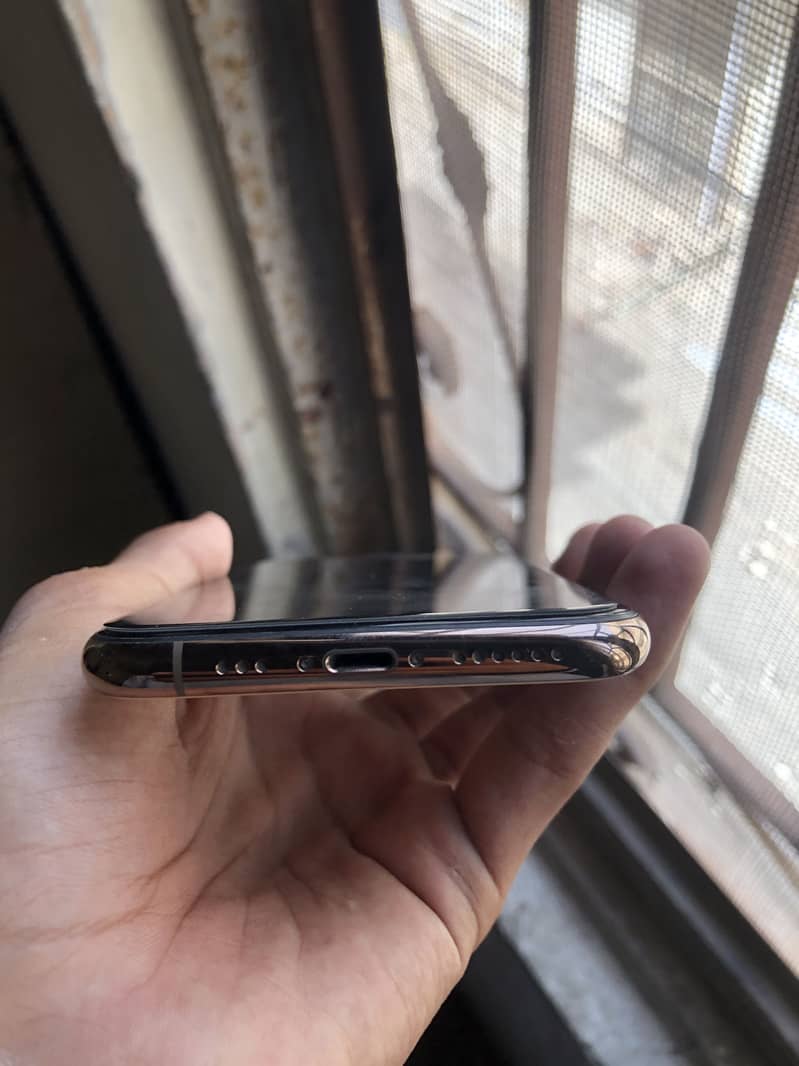 iphone 11 pro 4
