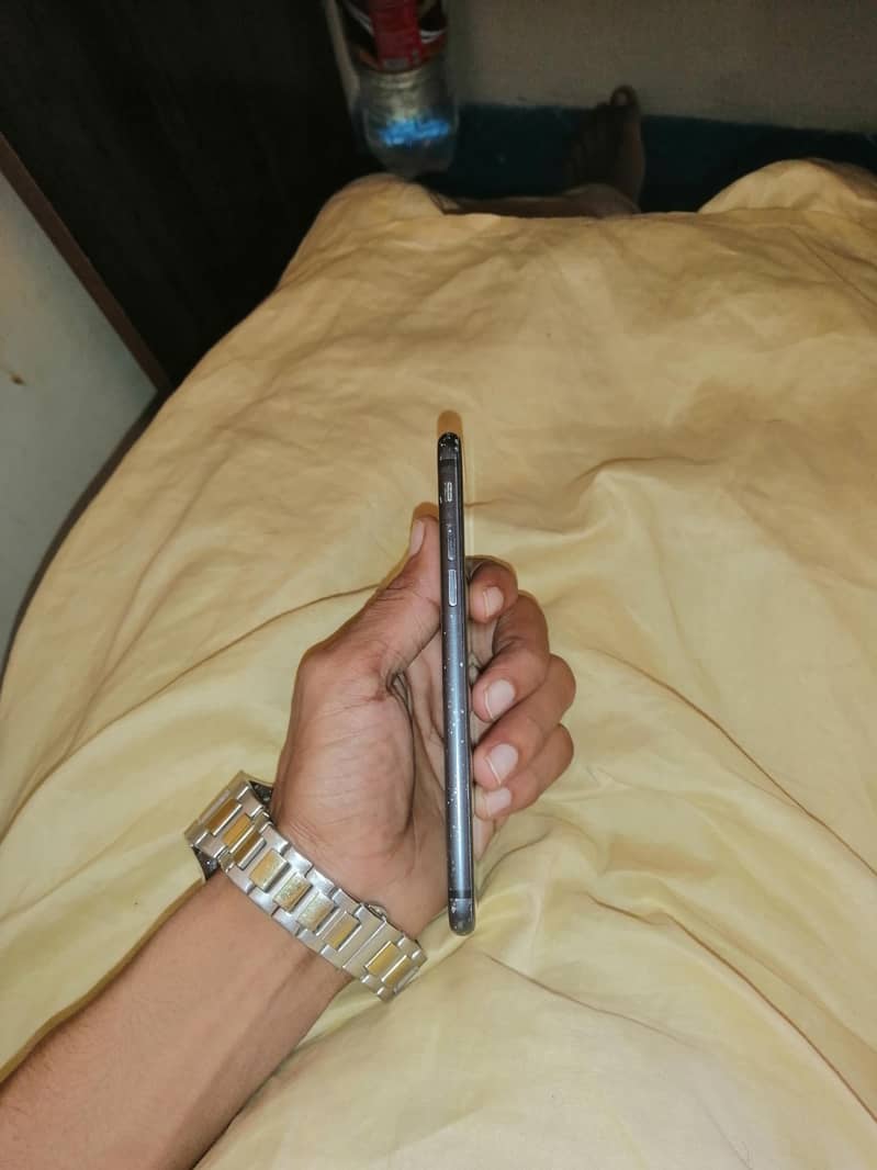 Apple iPhone 7 1