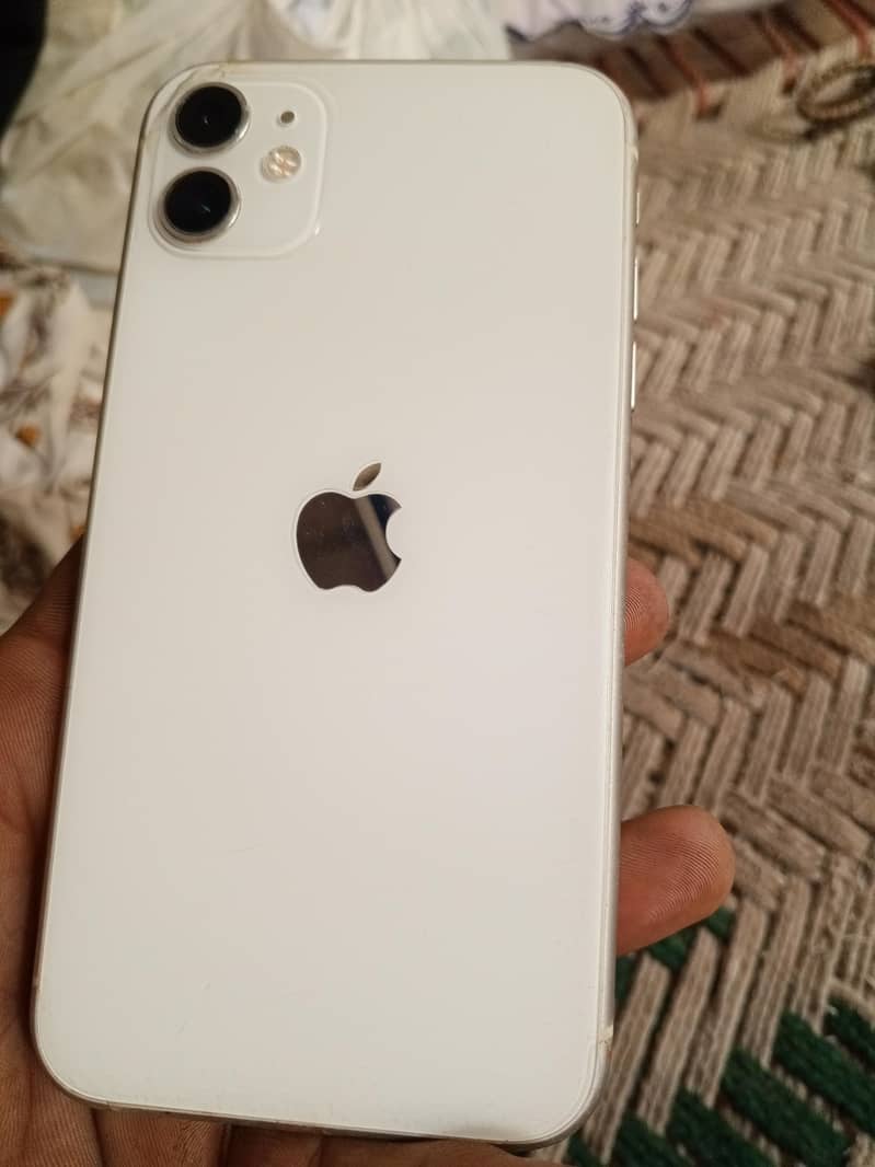 Apple iPhone 11 4