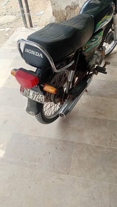 chal me ak dam ok ha bus tora zang laga woha tyar 2no new ha