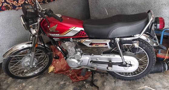bilkul new bike ha all panjab number laga ha