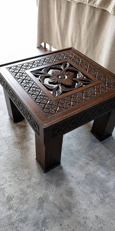 Glass solid Table complete set urgent sale