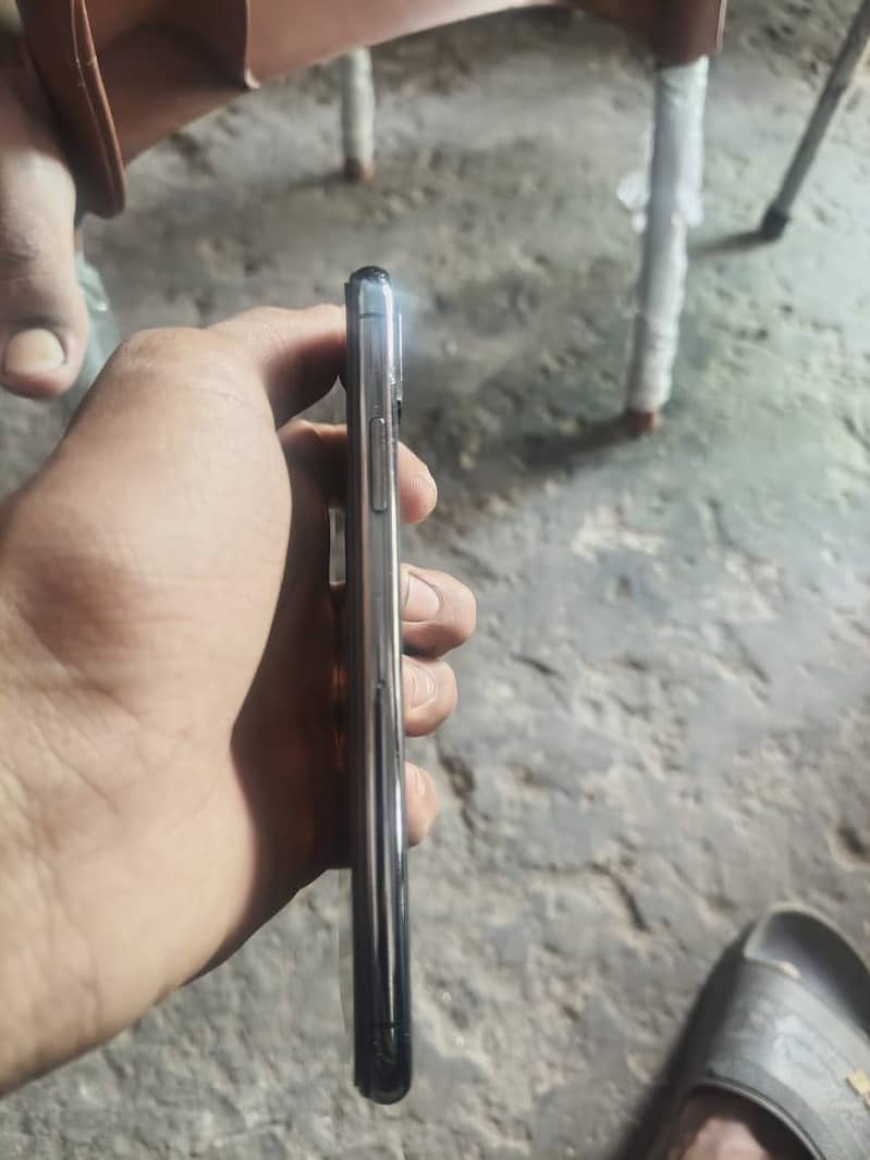 Apple iPhone X 5