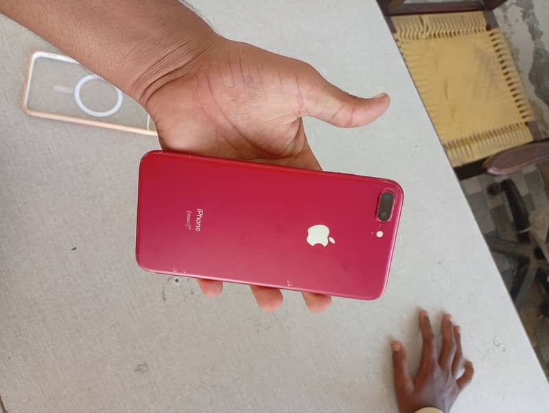 Apple iPhone 8 Plus 1