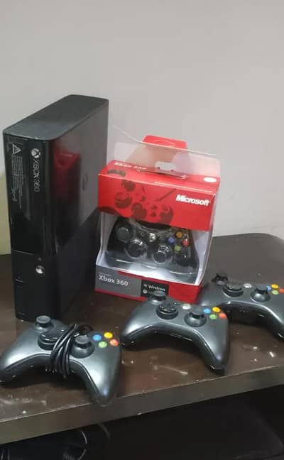 Xbox 250gb 360E jailbreak | 10/10 condition | 4 controllers