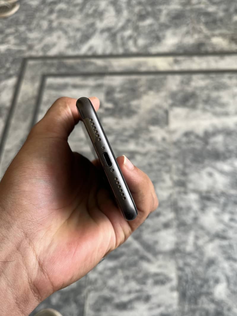 Apple iPhone 11 5