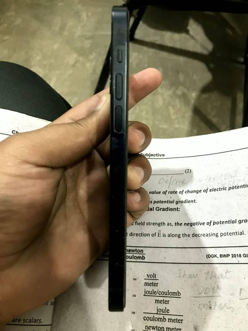 Apple iPhone 12 2