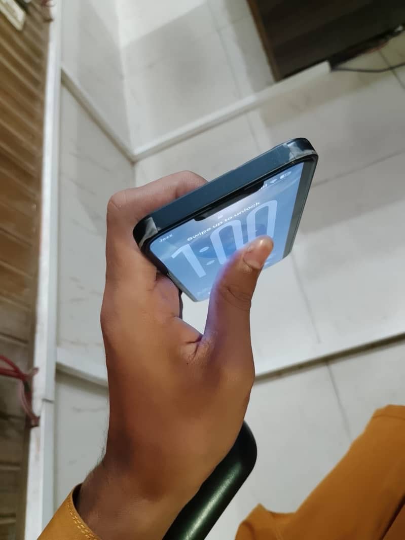 iPhone 13 2