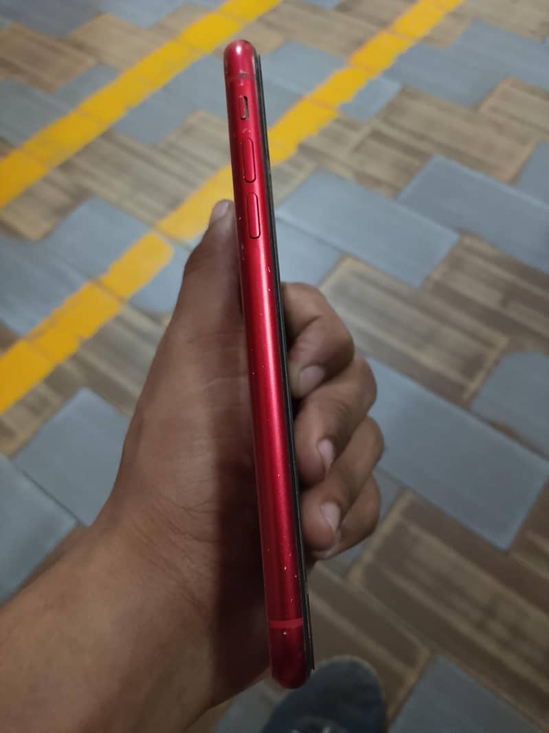 Apple iPhone 11 4