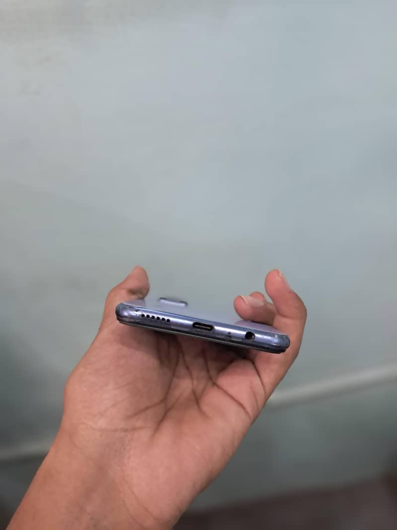 Vivo V21e 4