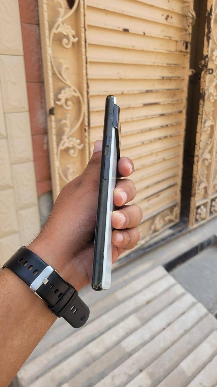Google Pixel 6 4