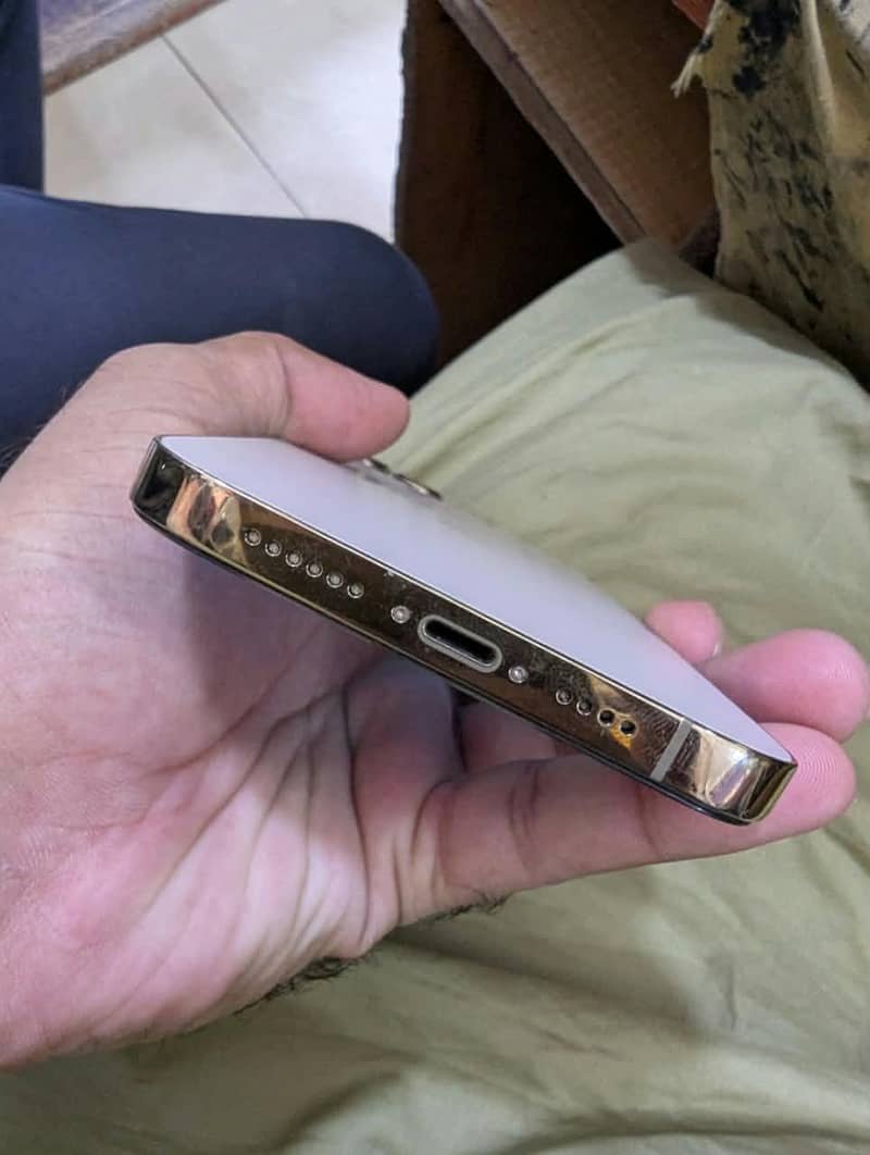 Apple iPhone 12 Pro Max 7