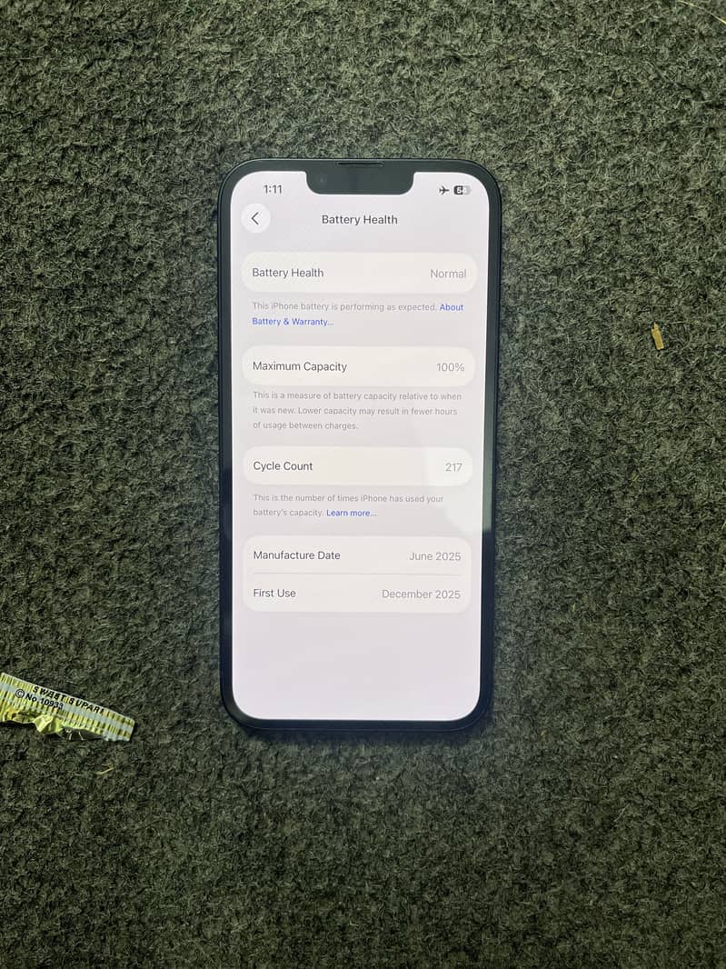 Apple iPhone 16e 2
