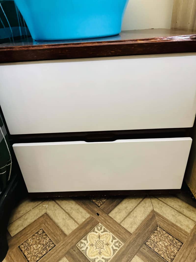 Bed set with side tables 2