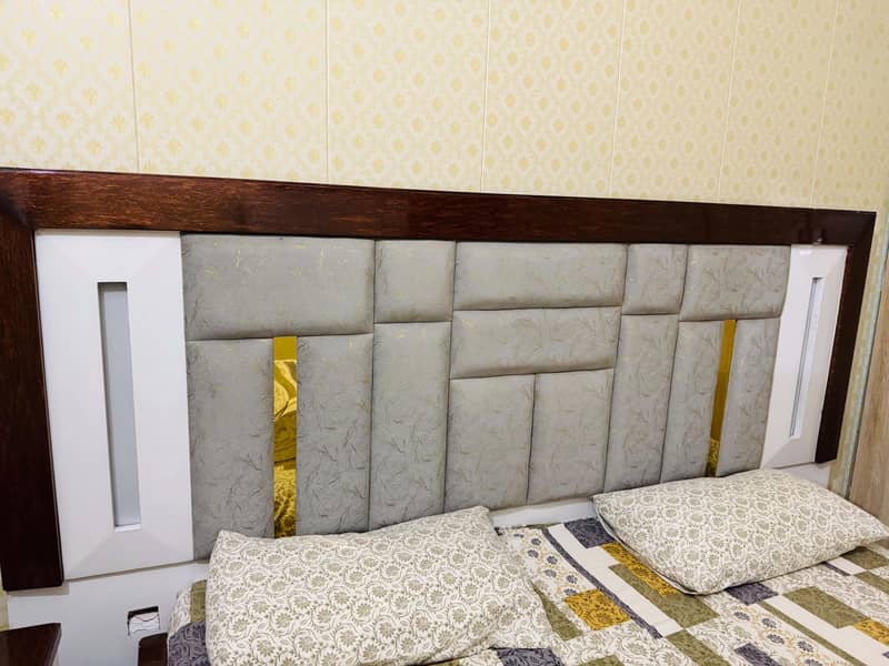 Bed set with side tables 4