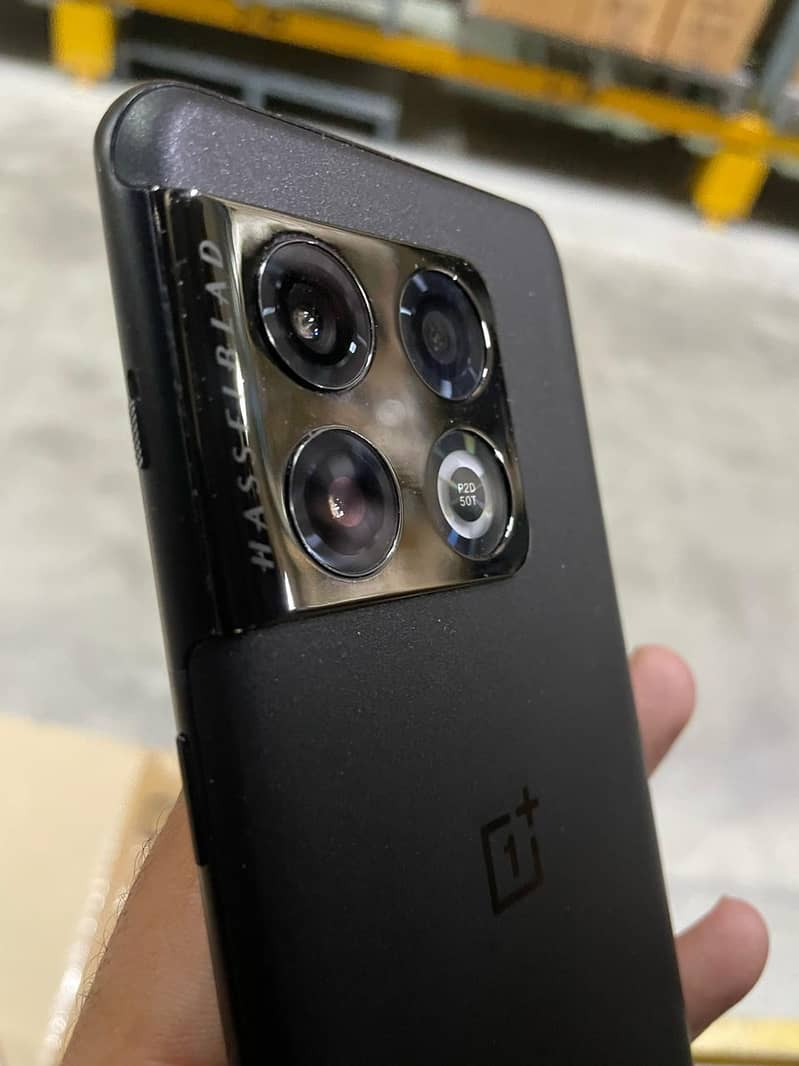 One Plus 10 Pro 4