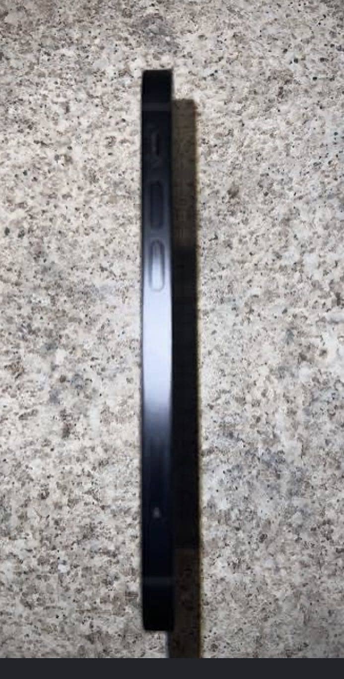 Apple iPhone 12 1