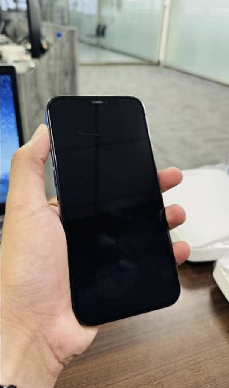 Apple iPhone 12 2