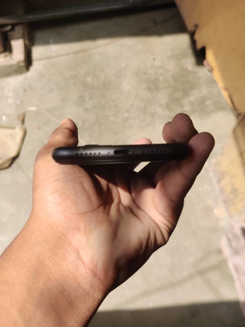 Apple iPhone 11 5