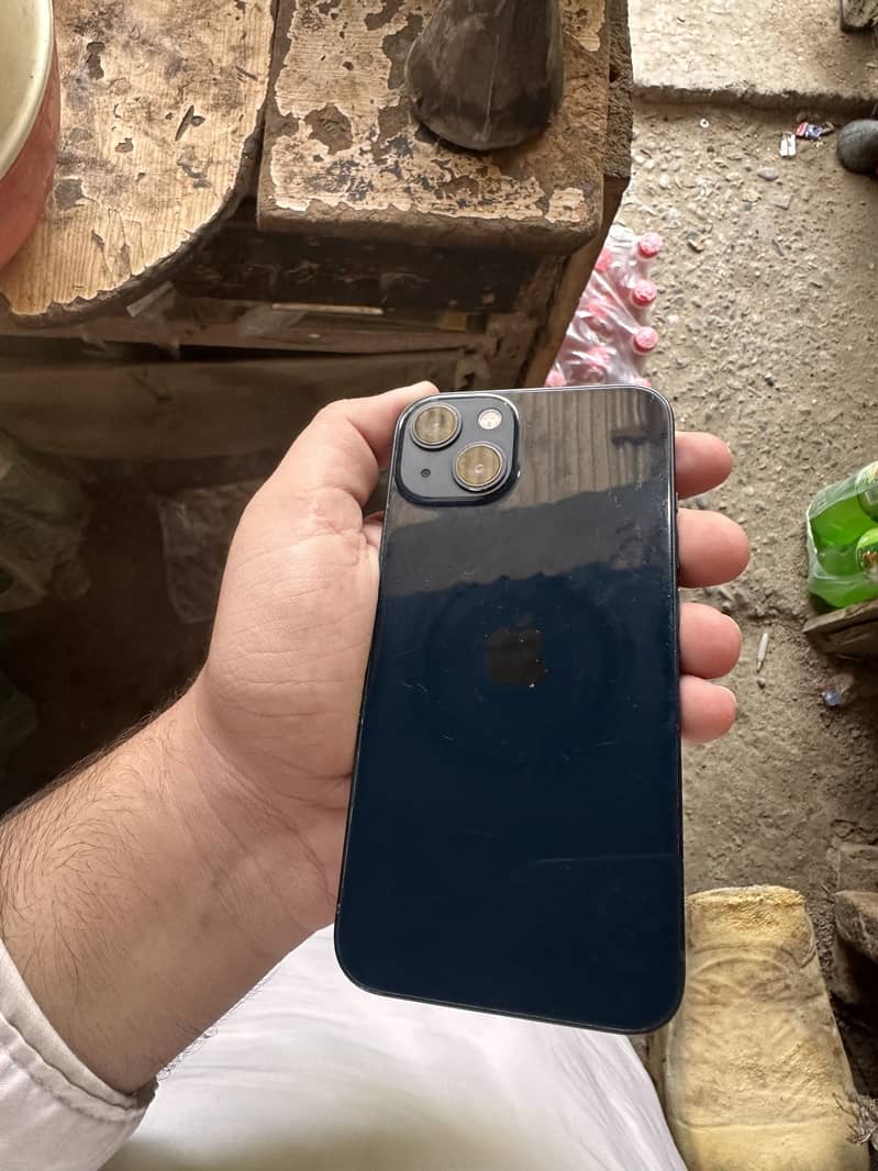 Apple iPhone 13 4