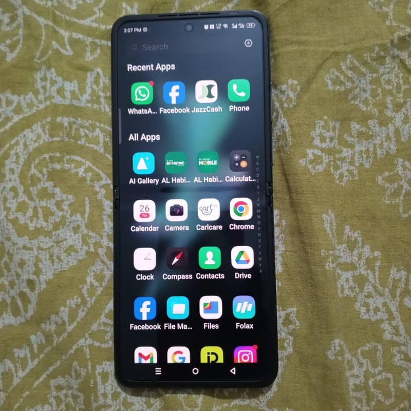 Infinix zero flip 0