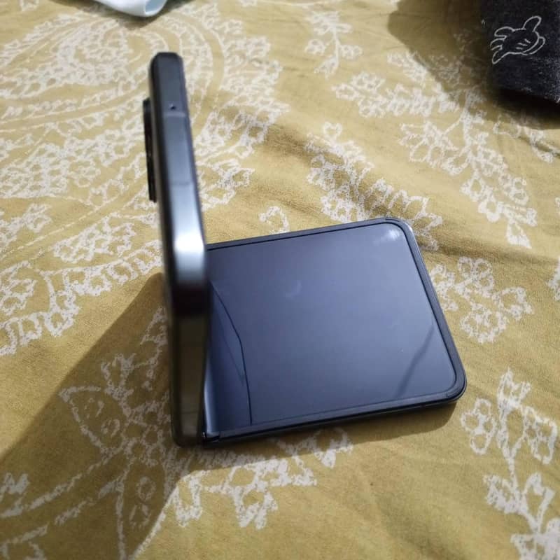 Infinix zero flip 6