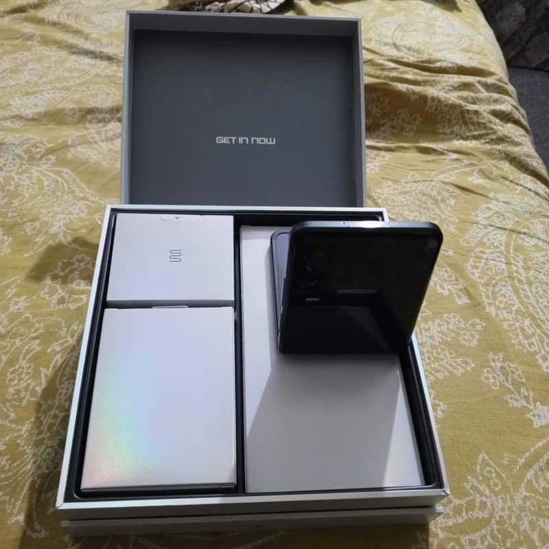 Infinix zero flip 7