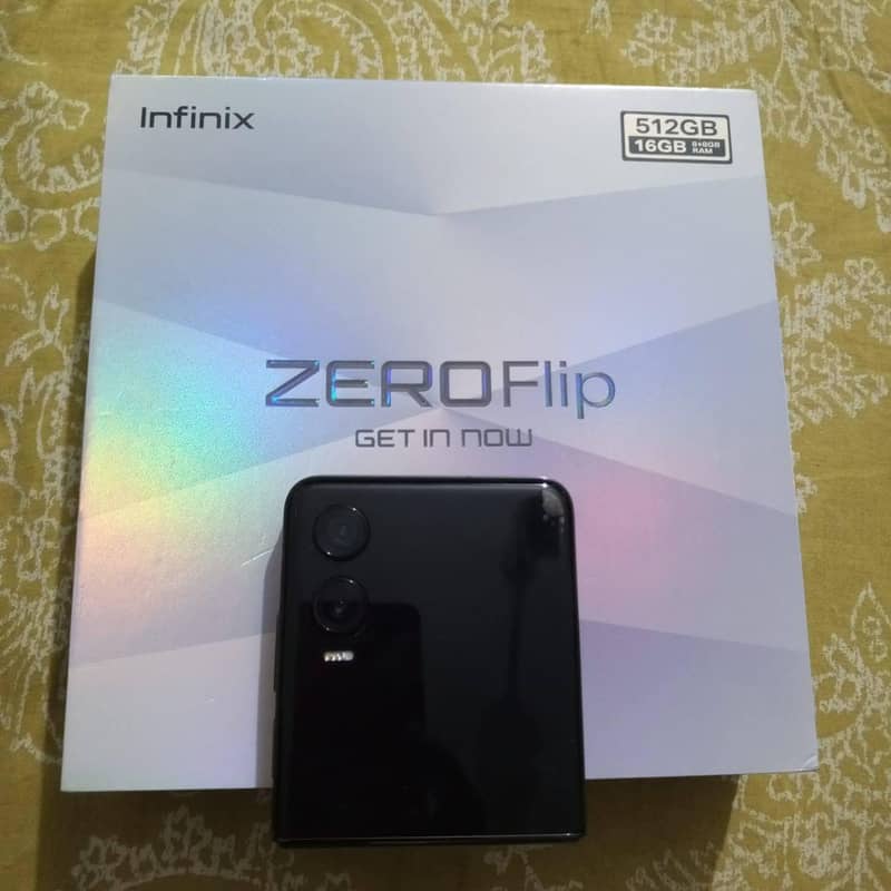 Infinix zero flip 12