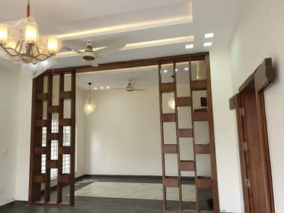 Tile floor 35x70 Upper Portion For Rent In G13/1