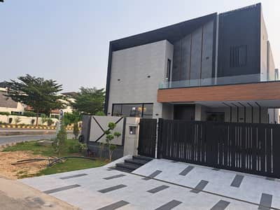 22 MARLA ELEGANT AND FULLY MAINTAINED CORNER BUNGALOW WITH BASEMENT, CINEMA & POOL IS AVAILABLE IN THE BEST BLOCK OF DHA LAHORE.
