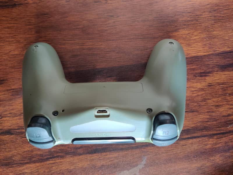 2x PS4 CONTROLLER  6