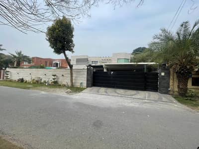 SYED BROTHERS PROUDLY OFFERS: 22 Marla Elegant Maintanined Bungalow Is Available In The Best Block Of DHA Lahore.