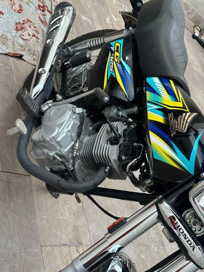 honda 125 Bilkul Saaf Ha  Aik Hath Ka Chala Hua