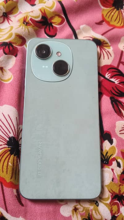 Tecno Spark Go 1