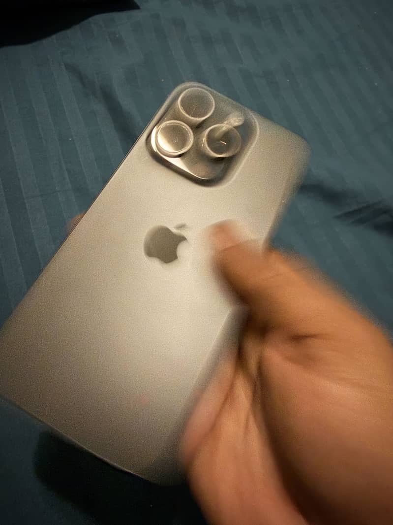 Apple iPhone 15 Pro 0