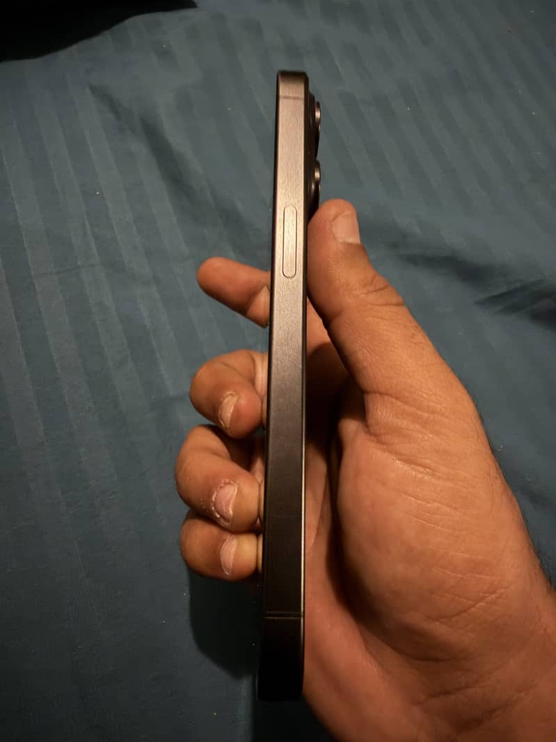 Apple iPhone 15 Pro 3