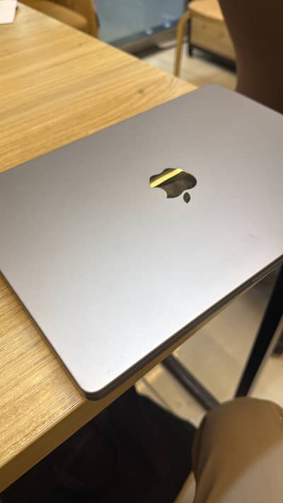 Macbook Pro 16" M1 pro Chip