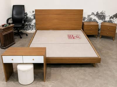 King size Double Bed with Side Tables/03019225195