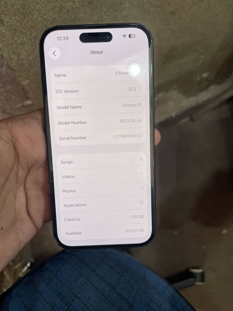 Apple iPhone 15 4